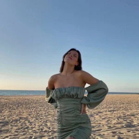 Revole MAJORELLE Farren Ruched Sage Mini Dress Small - Picture 4 of 9